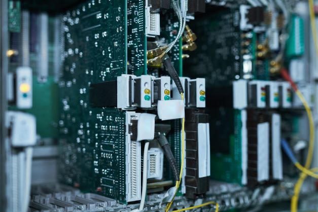 background-image-blade-servers-server-cabinet-supercomputer-data-center-copy-space